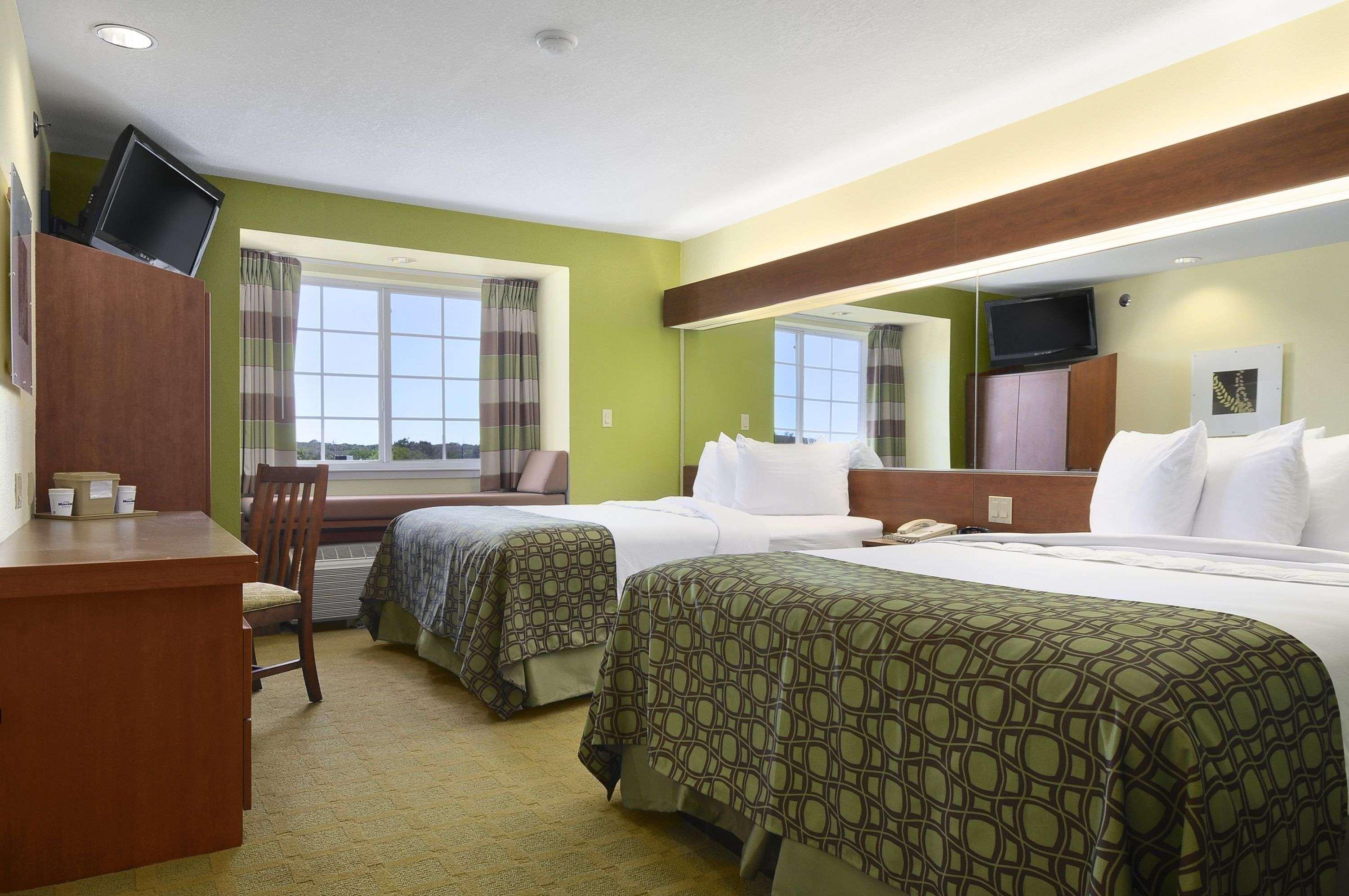 Super 8 By Wyndham San Antonio Airport North Hotel Kültér fotó