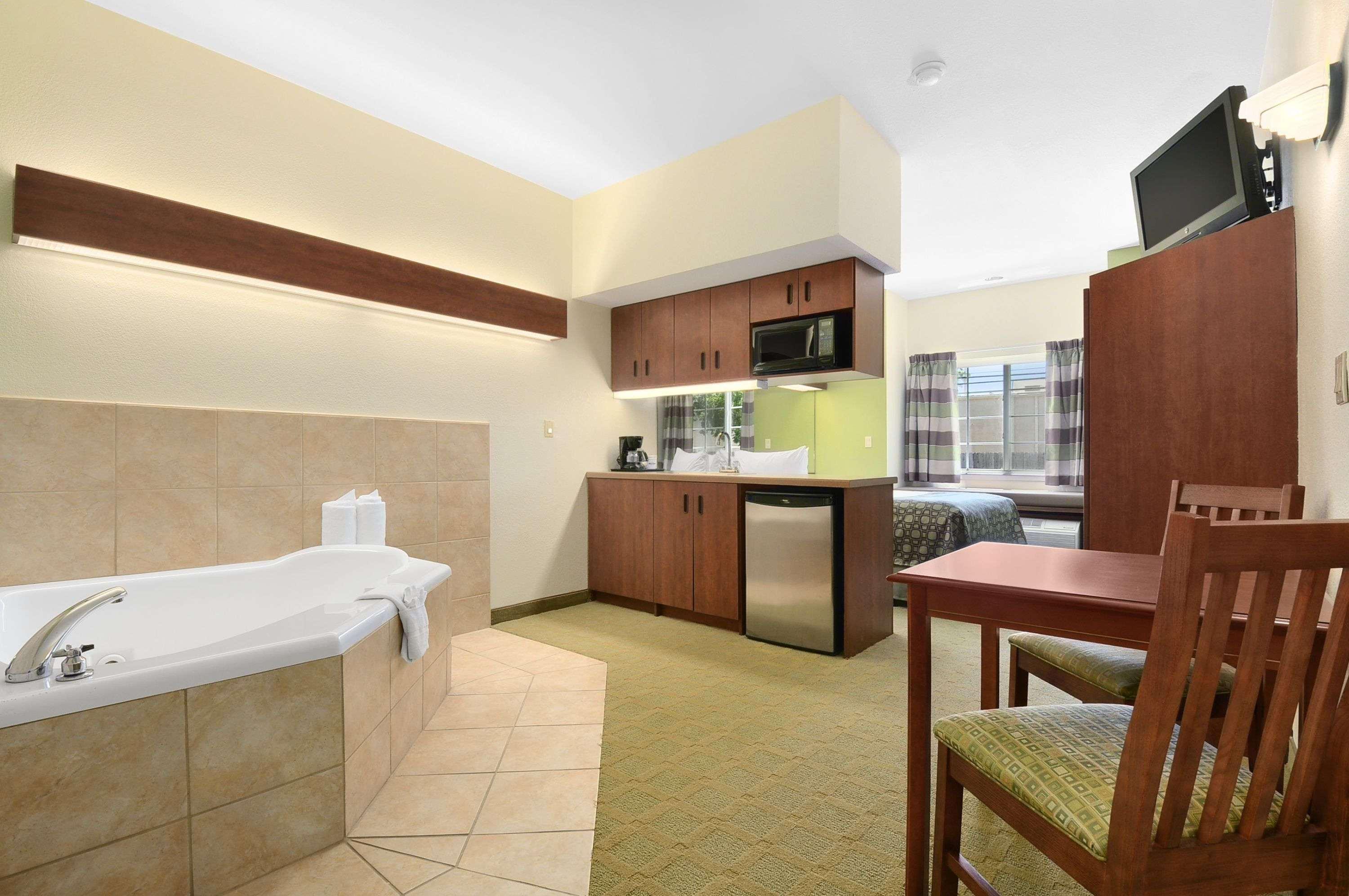 Super 8 By Wyndham San Antonio Airport North Hotel Kültér fotó